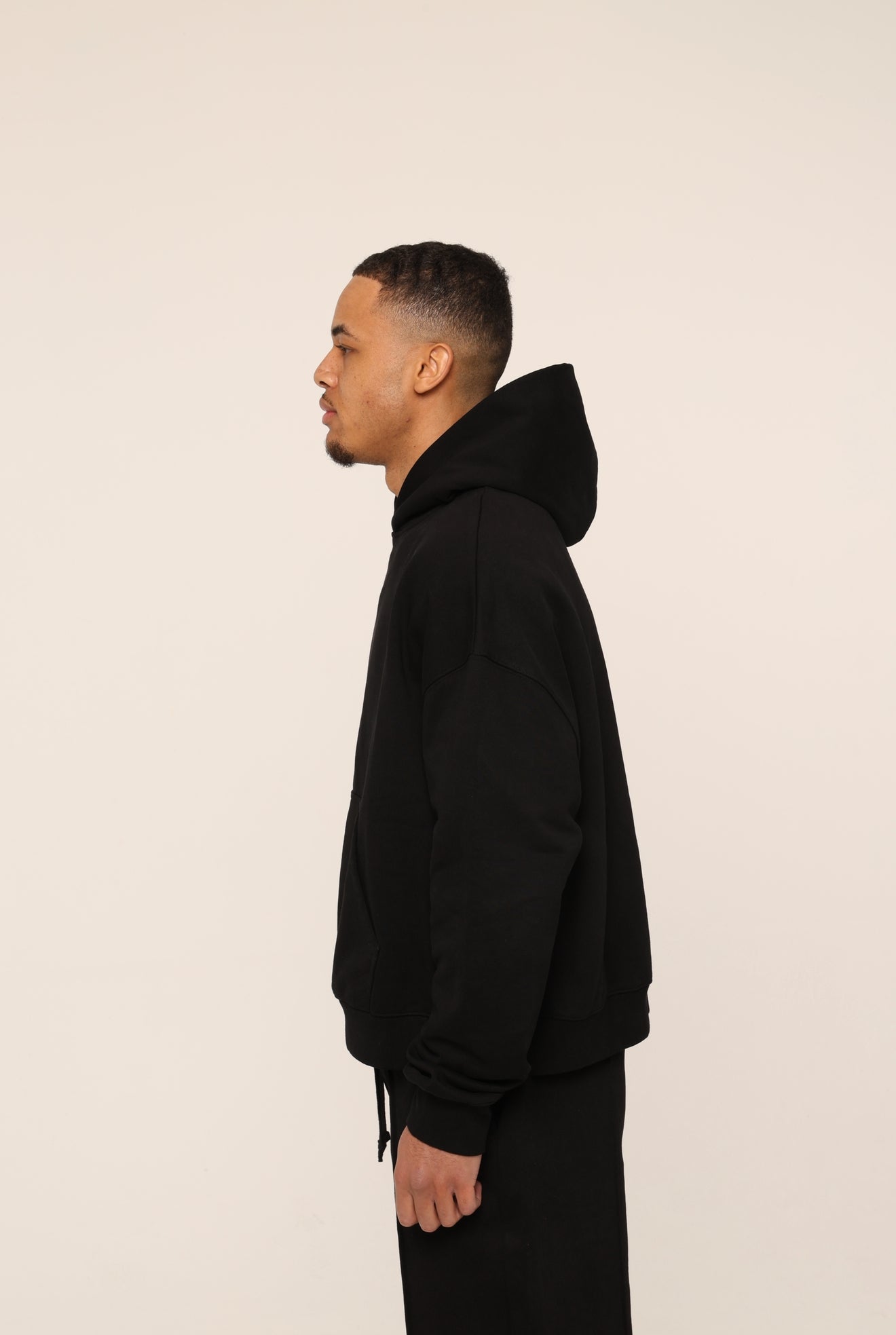 BLANCS PULLOVER HOODIE - BLACK